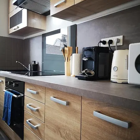 Le Petit Cocon De La Poste Apartment *